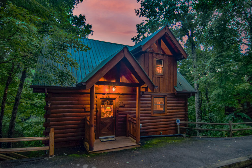 Dancing Bearfoot short-term rental cabin